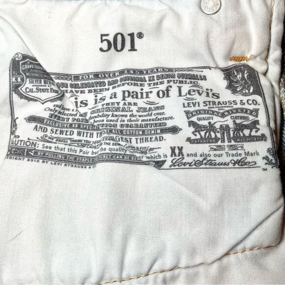 Levi’s 501 Original Fit High Rise Cutoffs in Light Blue Wash Women’s 24 - Picture 7 of 9